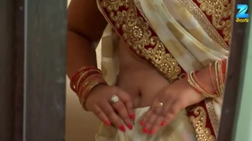 Hindi Serial Actress Deep and Hot Navel Show